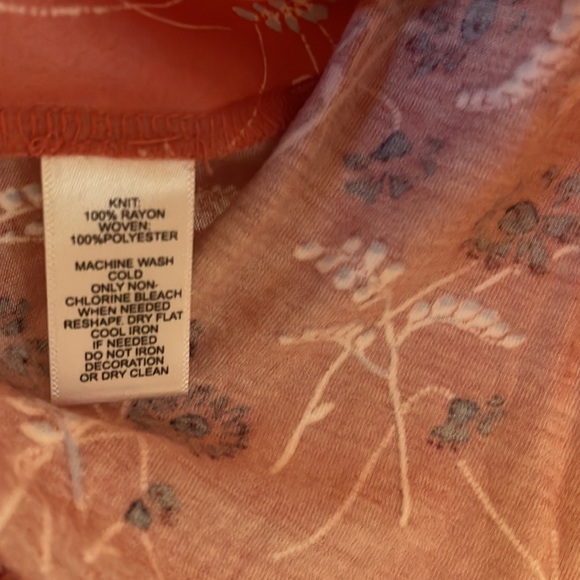 NWOT LOFT round neck shirt with 3/4 sleeves in size XSP - Picture 6 of 7